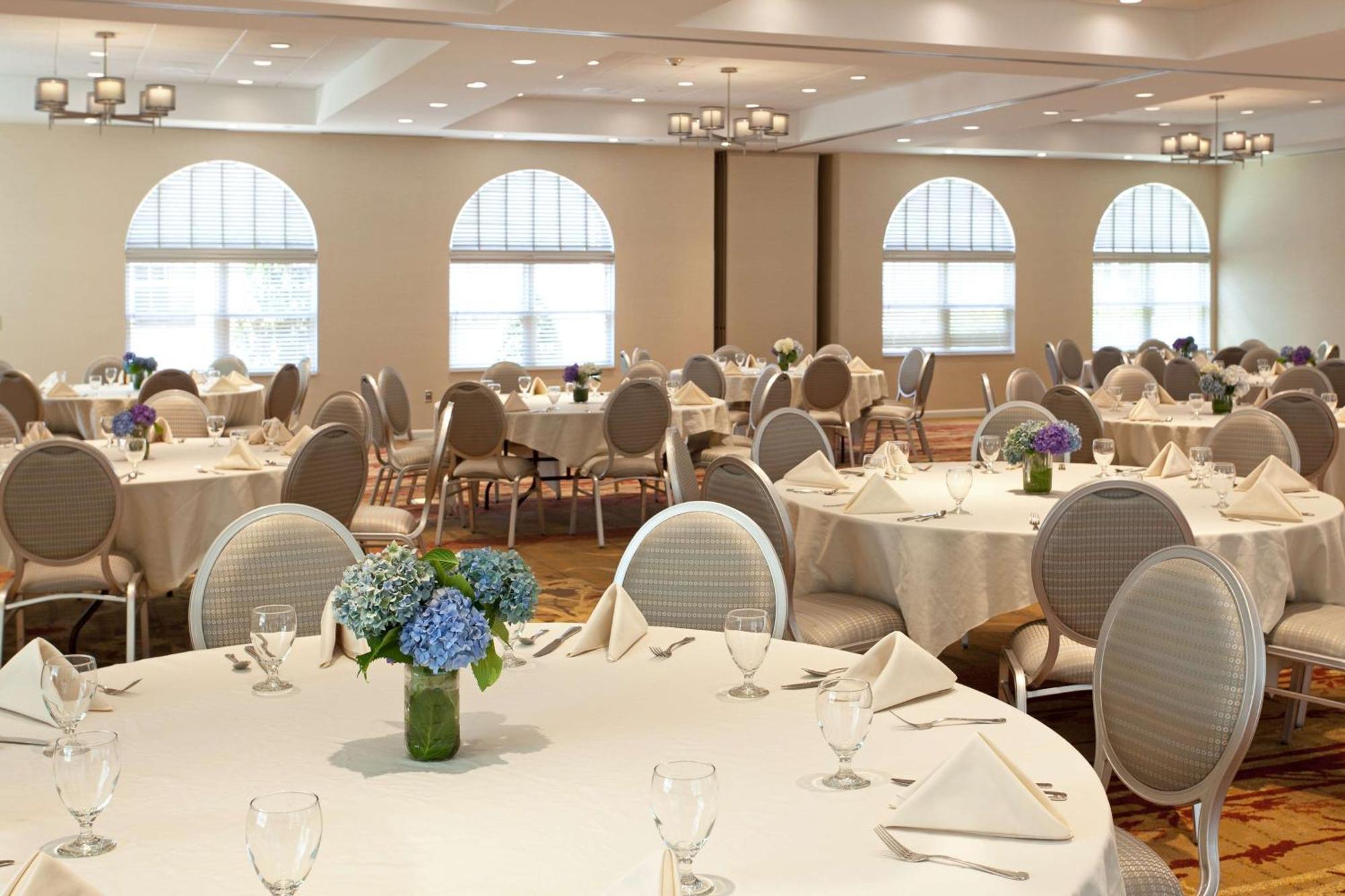 Doubletree By Hilton Cape Cod - Hyannis Exterior foto
